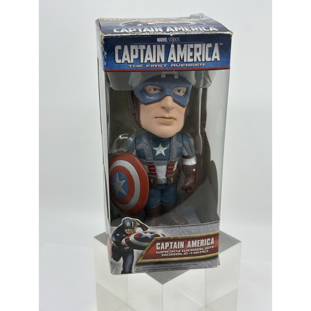 Funko Wacky Wobbler Captain America Bobblehead First Avenger Plastic 2011